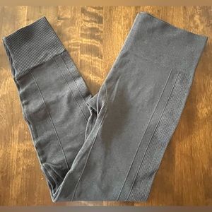 Lululemon Ebb to Street Pant, Sz 6